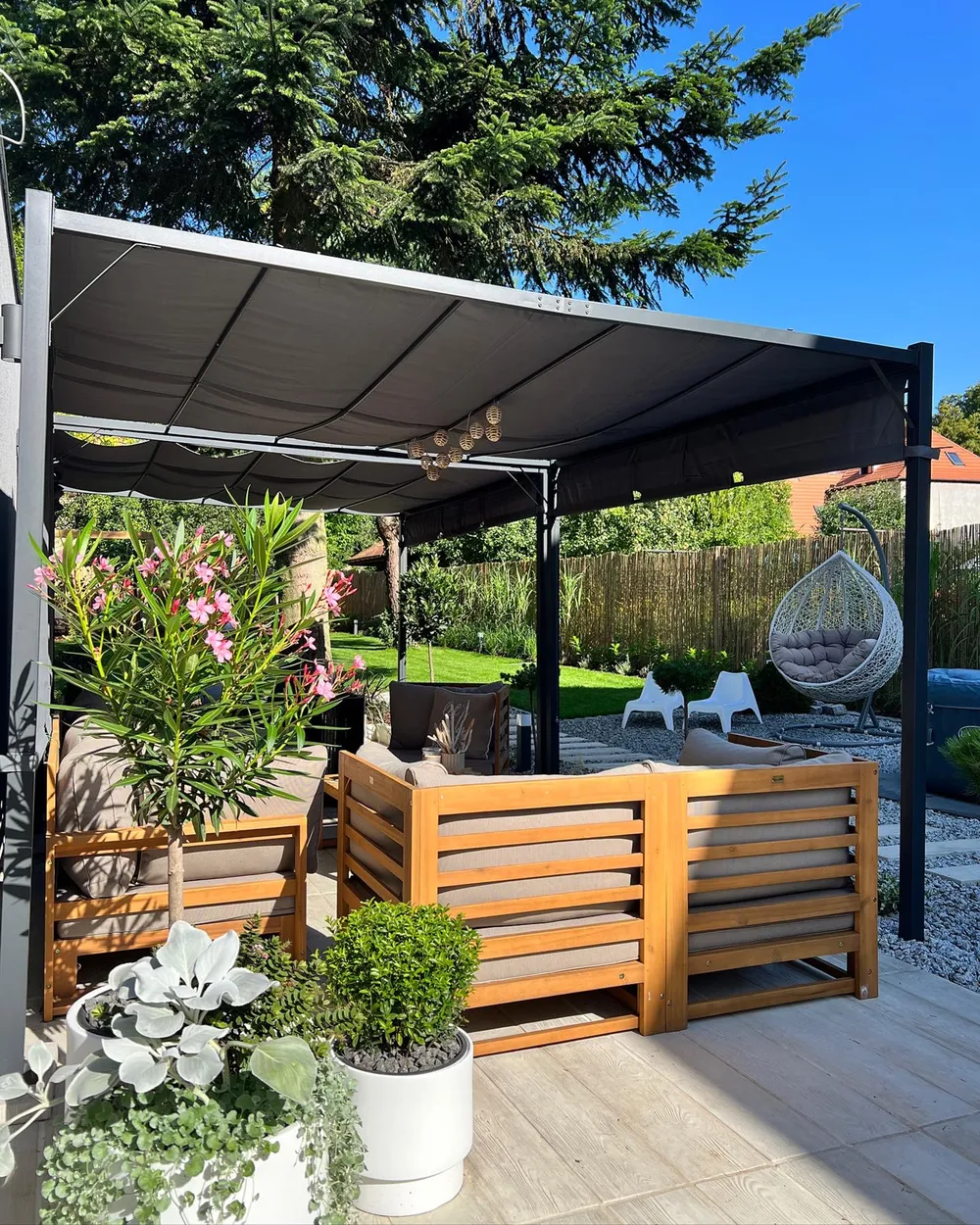 Paviljonki LED-valo PARGA 310 cm 310 cm Metalli Tummanharmaa_884804