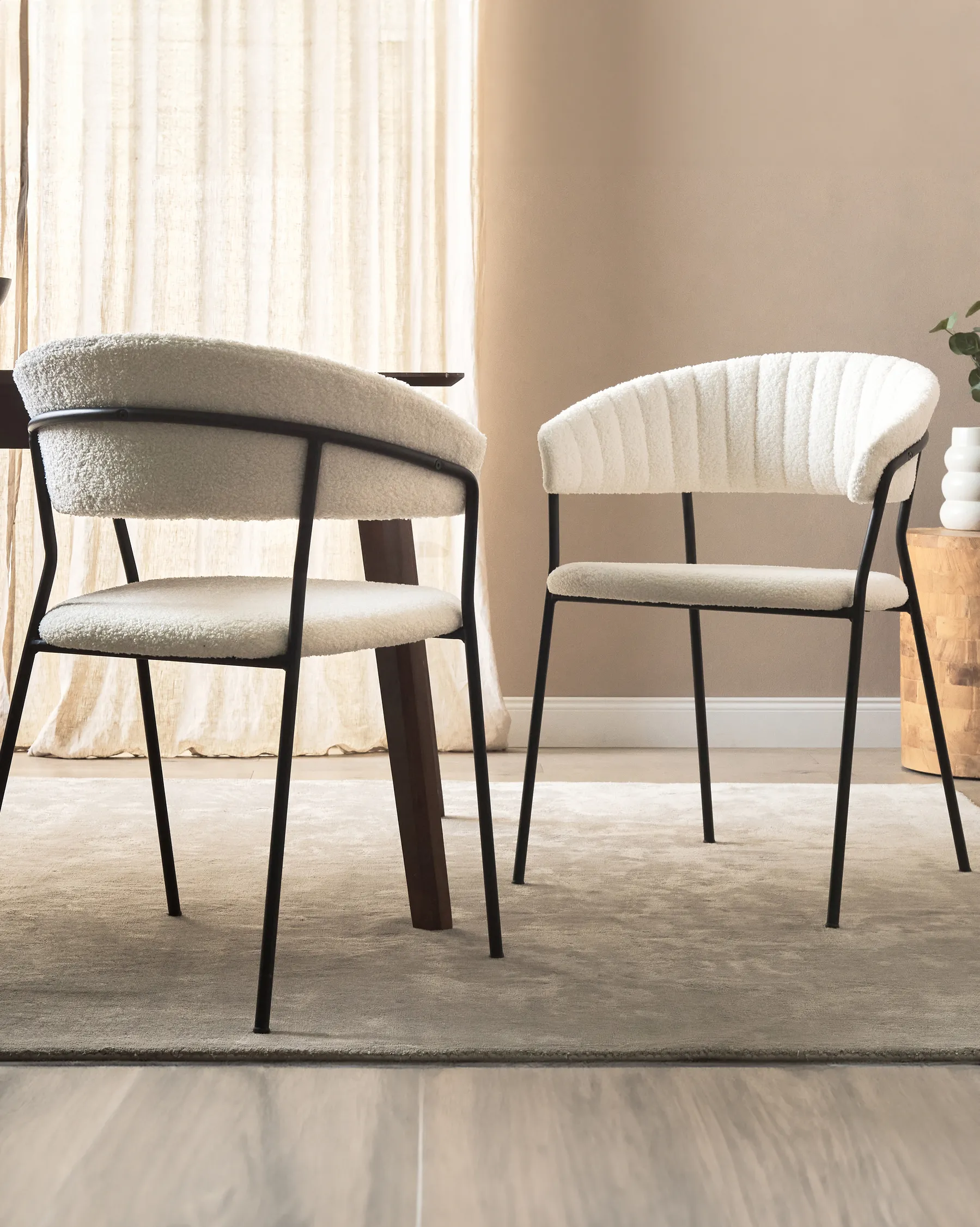 Set of 2 Dining Chairs MARIPOSA Boucle Off-White_884697