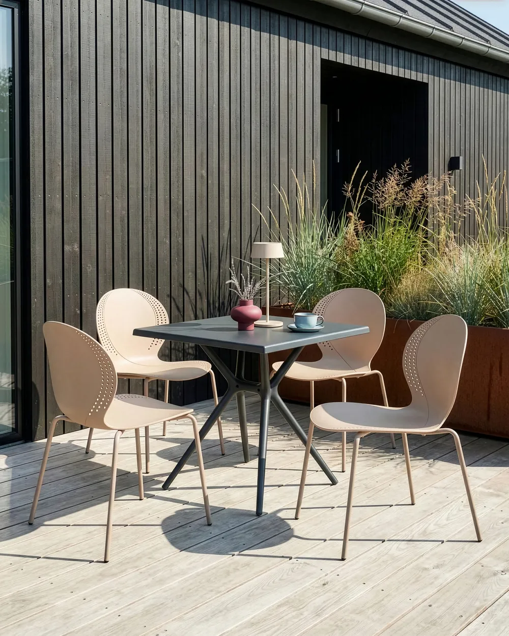 Set of 4 Garden Chairs MILOS Stacking Beige