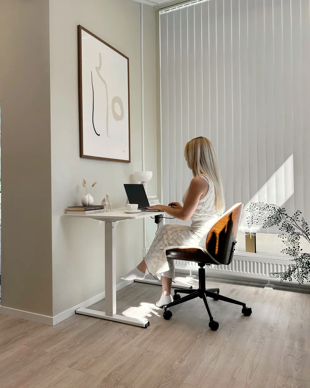 Työpöytä sähkösäädettävä TAVARES 120 cm 60 cm Valkoinen_1016903