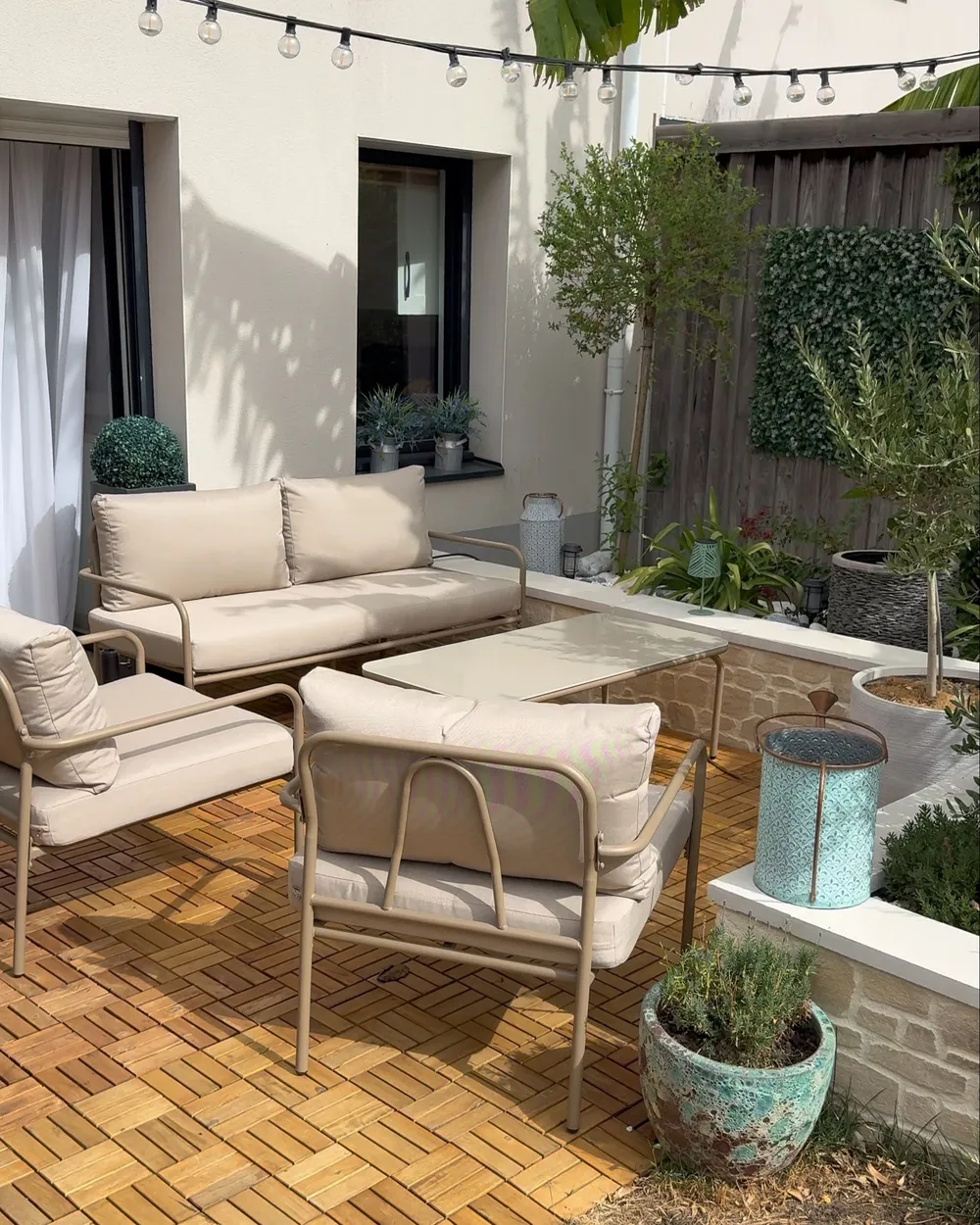Trädgårdssoffgrupp med bord 4-sits NESSO Metall Ljusbeige_1159237