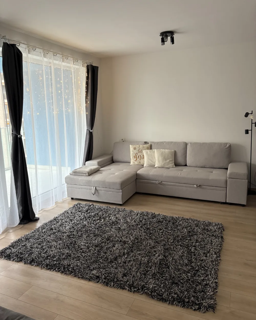 Matta med lång lugg CIDE Svart/ Vit 160 x 230 cm_1041565