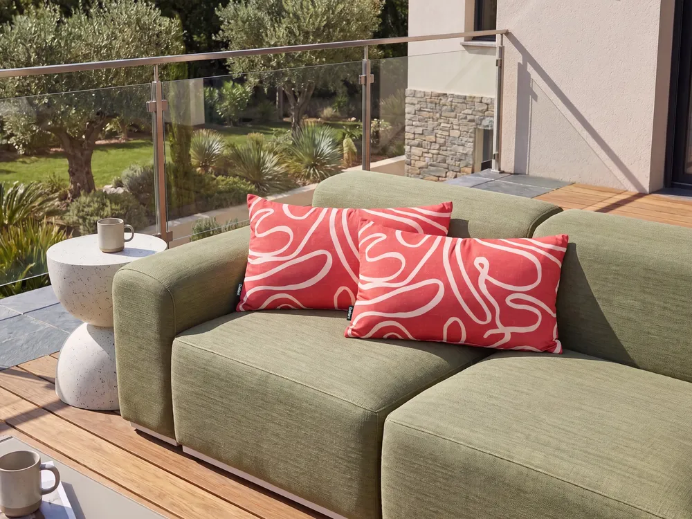 Set of 2 Outdoor Cushions KERRIA Abstract Pattern 30 x 50 cm Red