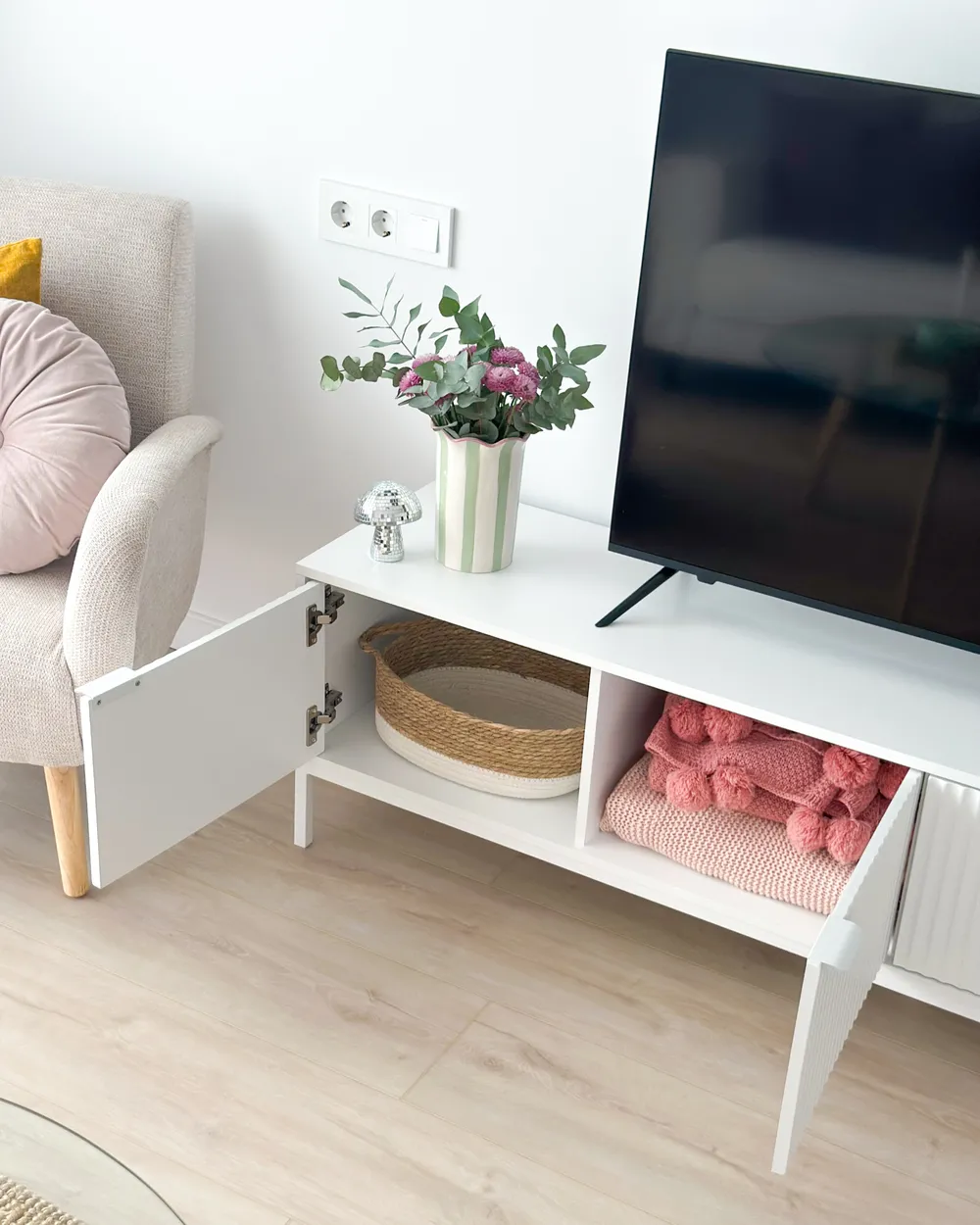 TV Stand ADELAIDE White_1027338