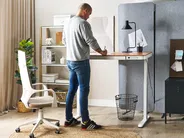 Elektriskt höj- och sänkbart skrivbord KENLY 120 cm 60 cm med USB-port Brun/ Vit_840229