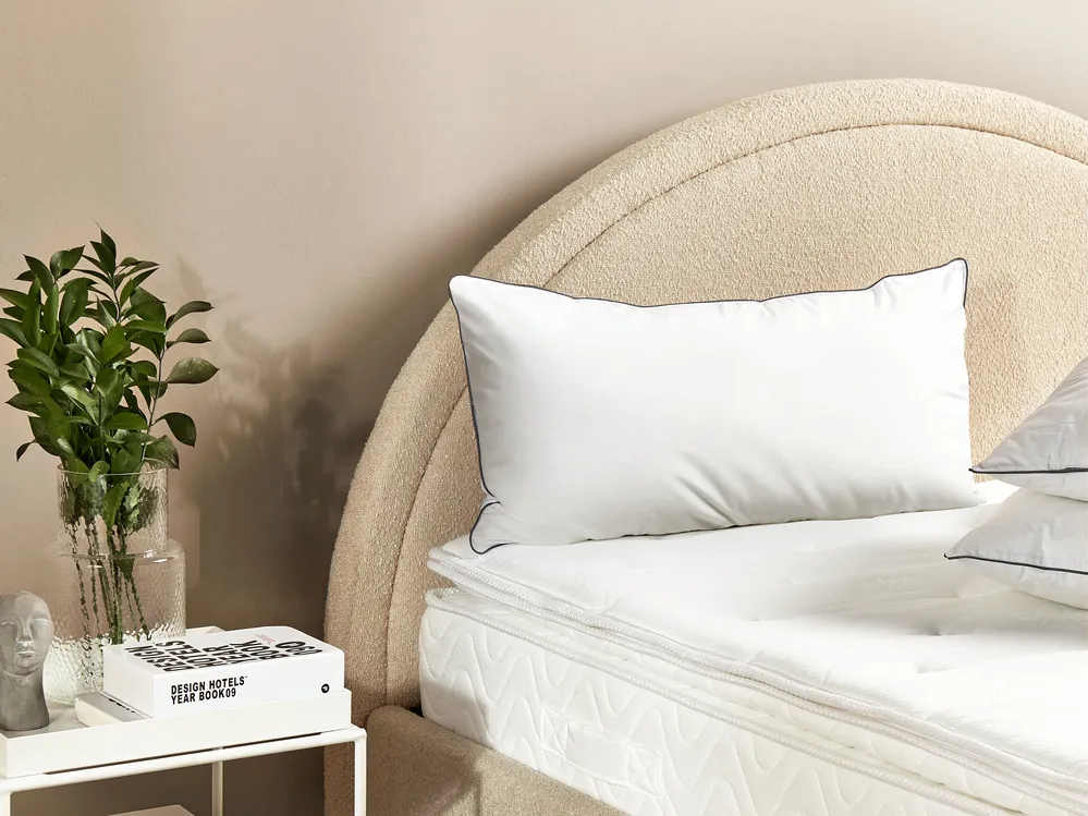 Set of 2 Bed Pillows PELISTER Low 40 x 80 cm Microfibre White