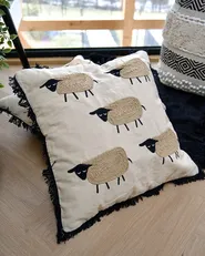 Set med 2 prydnadskuddar BANNU Bouclé 45 x 45 cm Beige_1054380