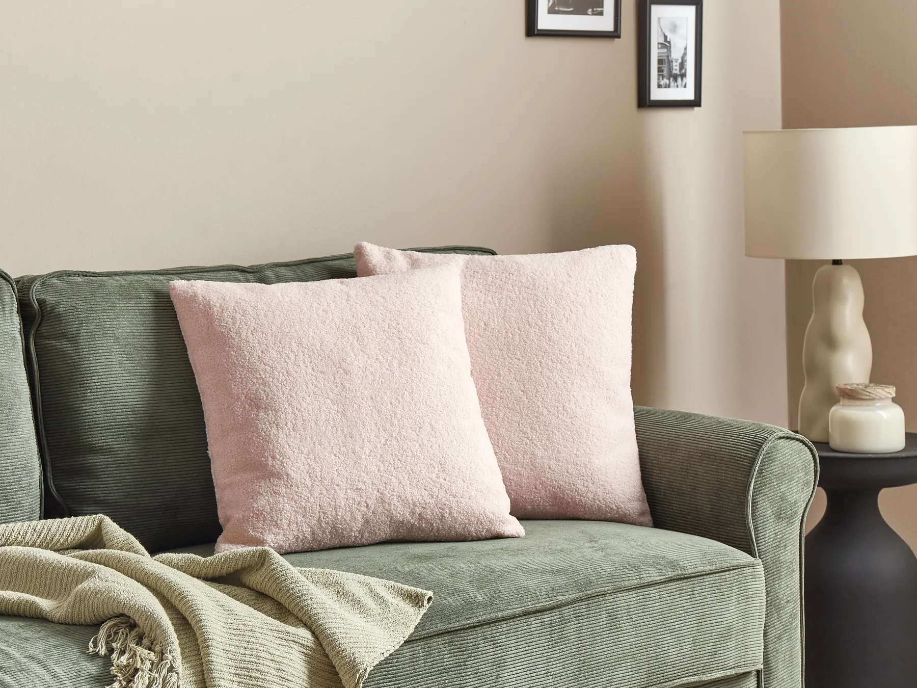 Set of 2 Decorative Cushions LEUZEA 45 x 45 cm Boucle Pastel Pink Solid_903362