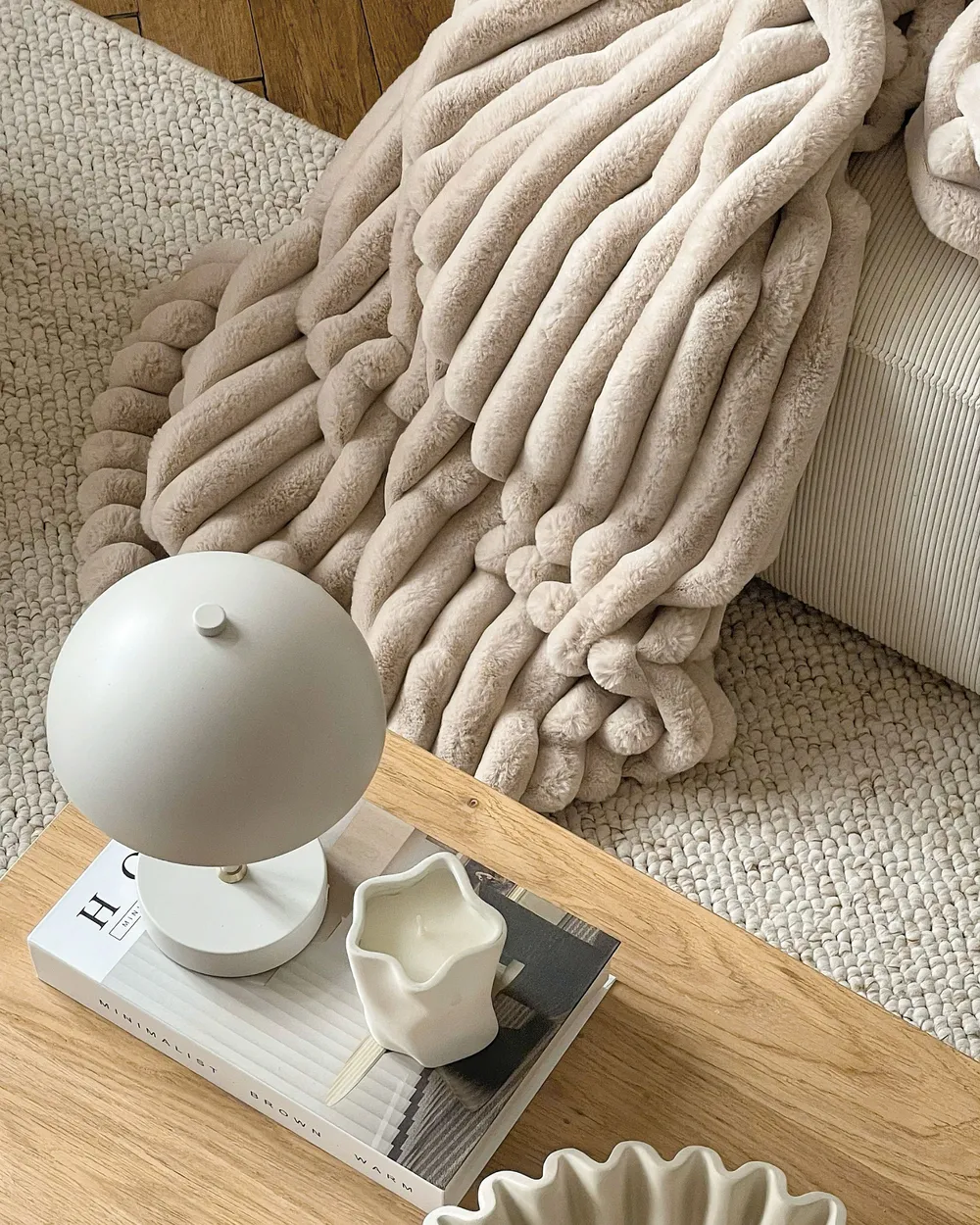 Bedspread RAKYA Faux Fur 150 x 200 cm Light Beige_976516