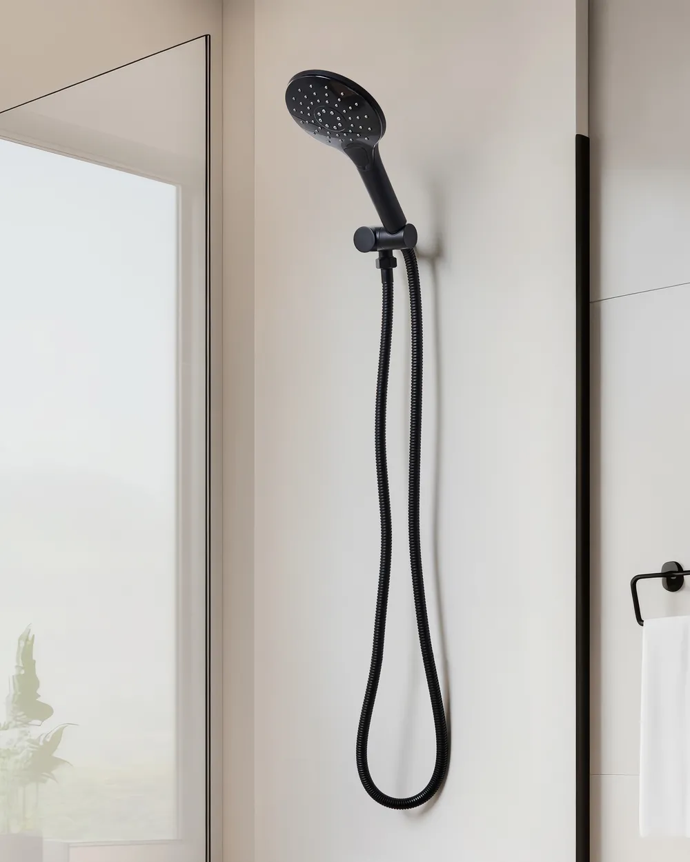 Shower Head and Hose Kit IQUIRA 4-function Black