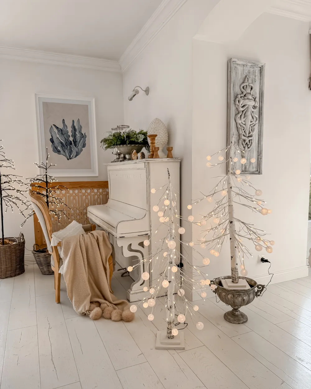 Outdoor Decoration LED HOLAR 122 cm Christmas Tree White_1048311
