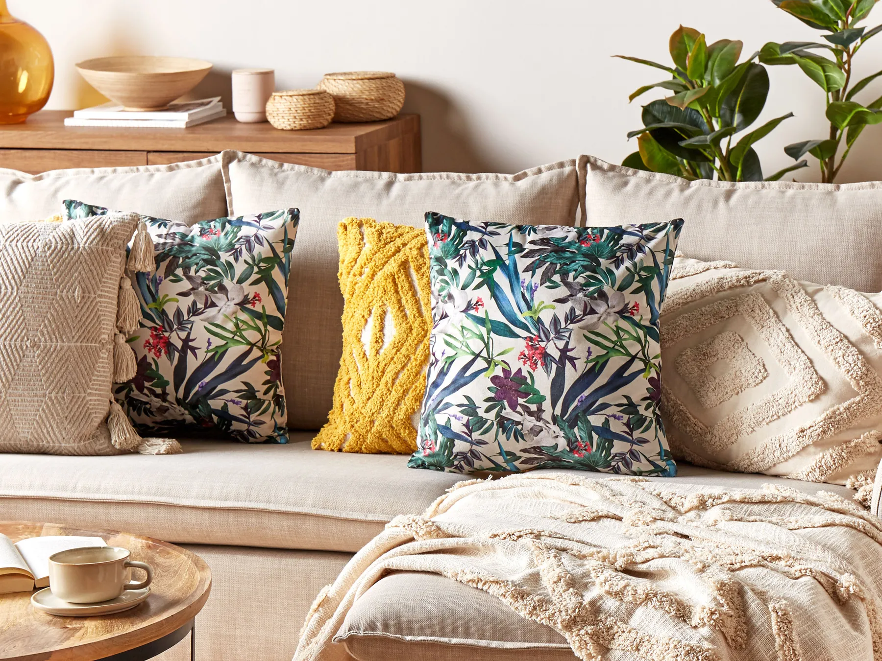 Set of 2 Decorative Cushions GASTERIA 45 x 45 cm Velvet Green Plant Pattern_834857