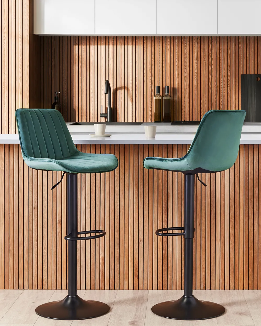 Set of 2 Bar Chairs DUBROVNIK Swivel Velvet Emerald Green