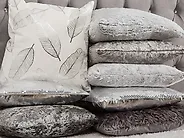 Set med 2 prydnadskuddar CLEMATIS 45 x 45 cm Fuskpäls Ljusgrå Monokromt_1177891