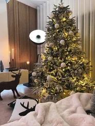 Snöklädd konstgjord julgran BASSIE 210 cm Vit_836710