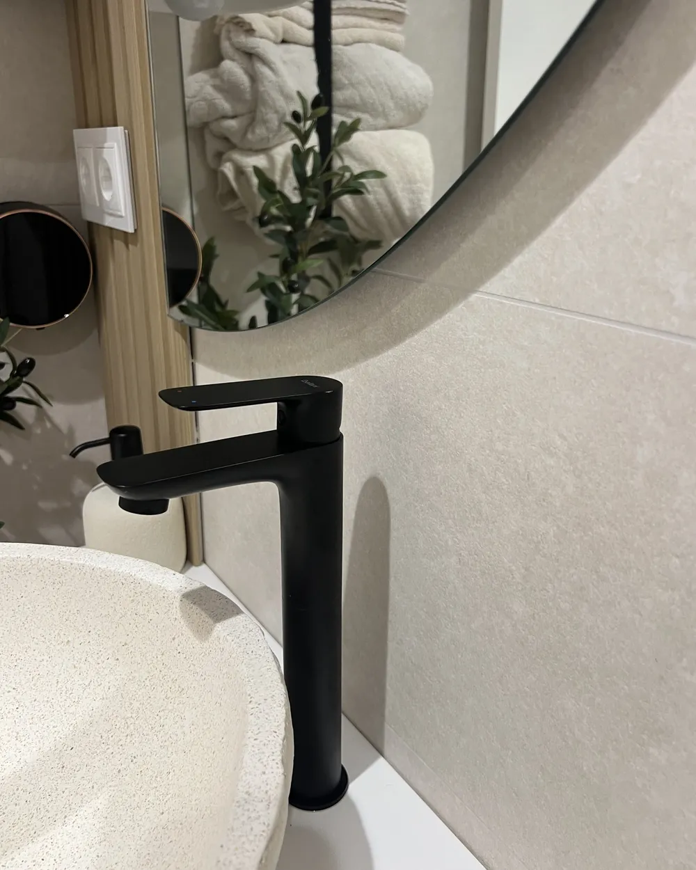 Tall Basin Mixer Tap CHIMBOTE Brass Black_1051671