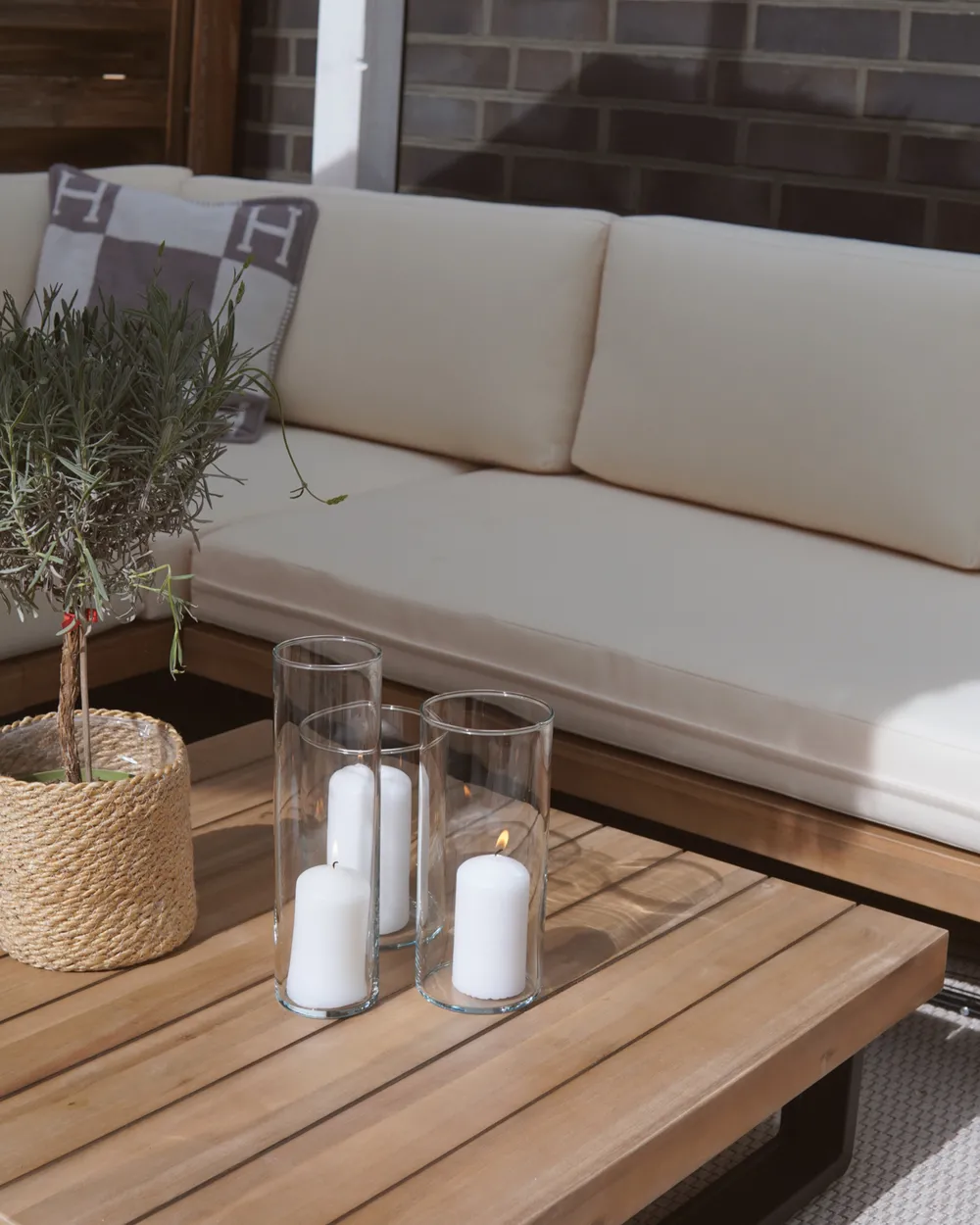 Garden Corner Sofa with Table 5 Seater MYKONOS Certified Acacia Wood Off-White Right Hand_933085