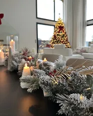 Snötäckt julgirlang LED WHITEHORN 270 cm Vit_901514