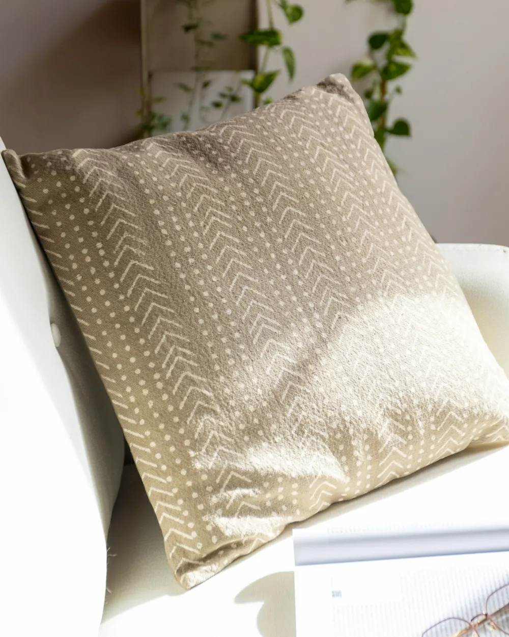 Set of 2 Decorative Cushions SENECIO 45 x 45 cm Cotton Beige Geometric Pattern_975413