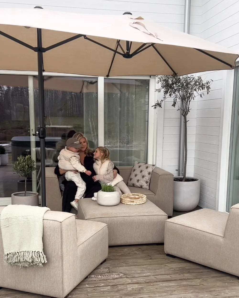 Garden Sofa with Ottoman 4 Seater AREZZO Modular Beige_981156