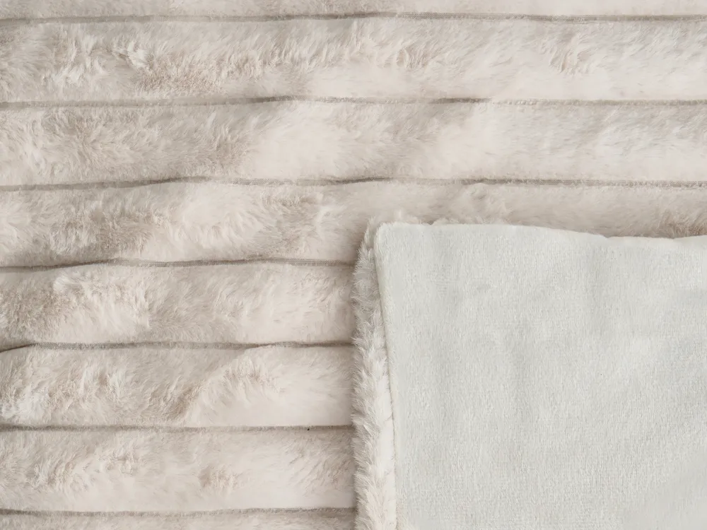Päiväpeitto RAKYA keinoturkis 150 x 200 cm Vaaleanbeige_1036433