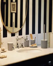 5-Piece Bathroom Accessories Set LIRCAY Black/ White_1065317