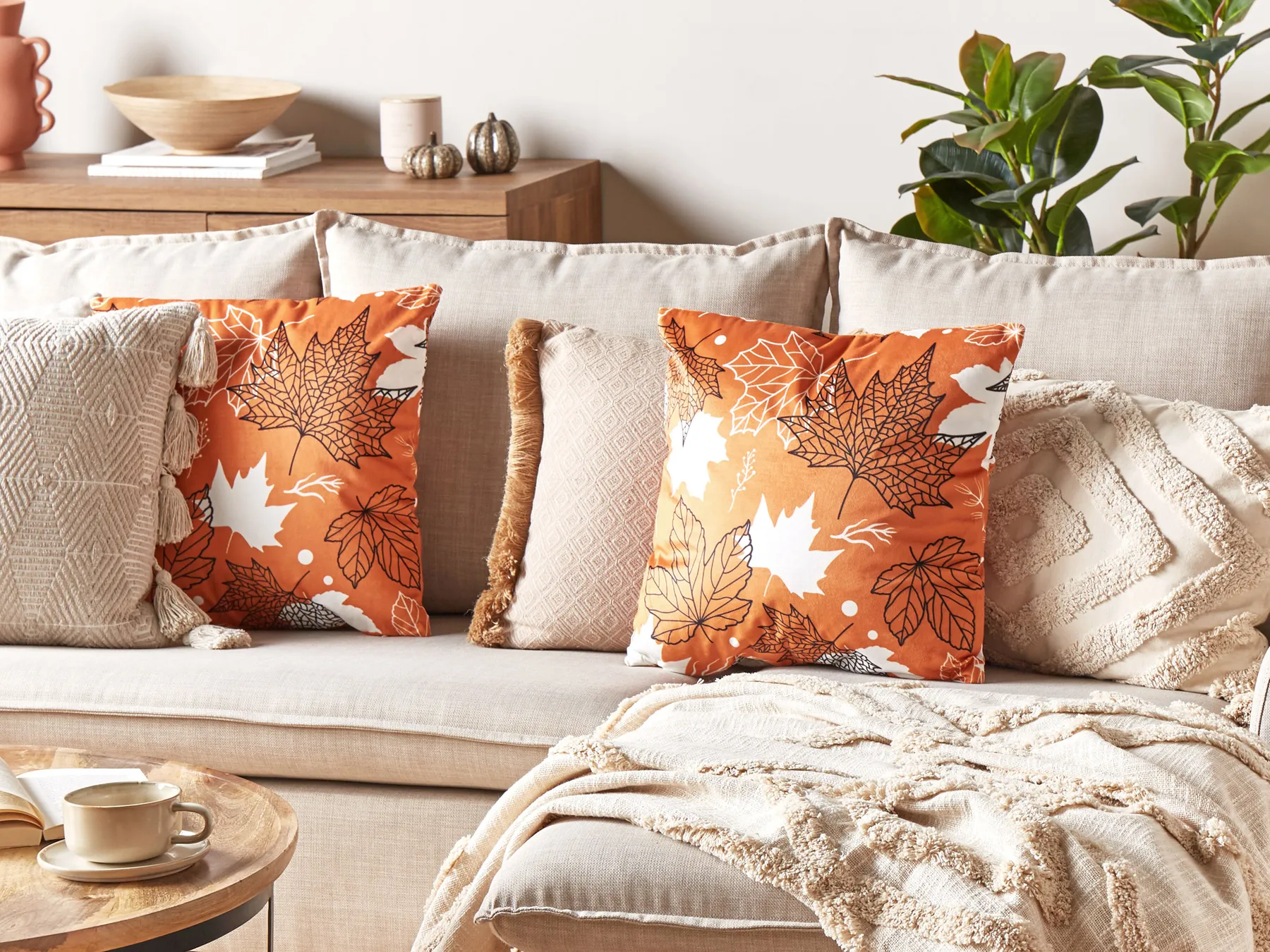 Set of 2 Decorative Cushions POINSETTIA 45 x 45 cm Velvet Orange Plant Pattern_834906