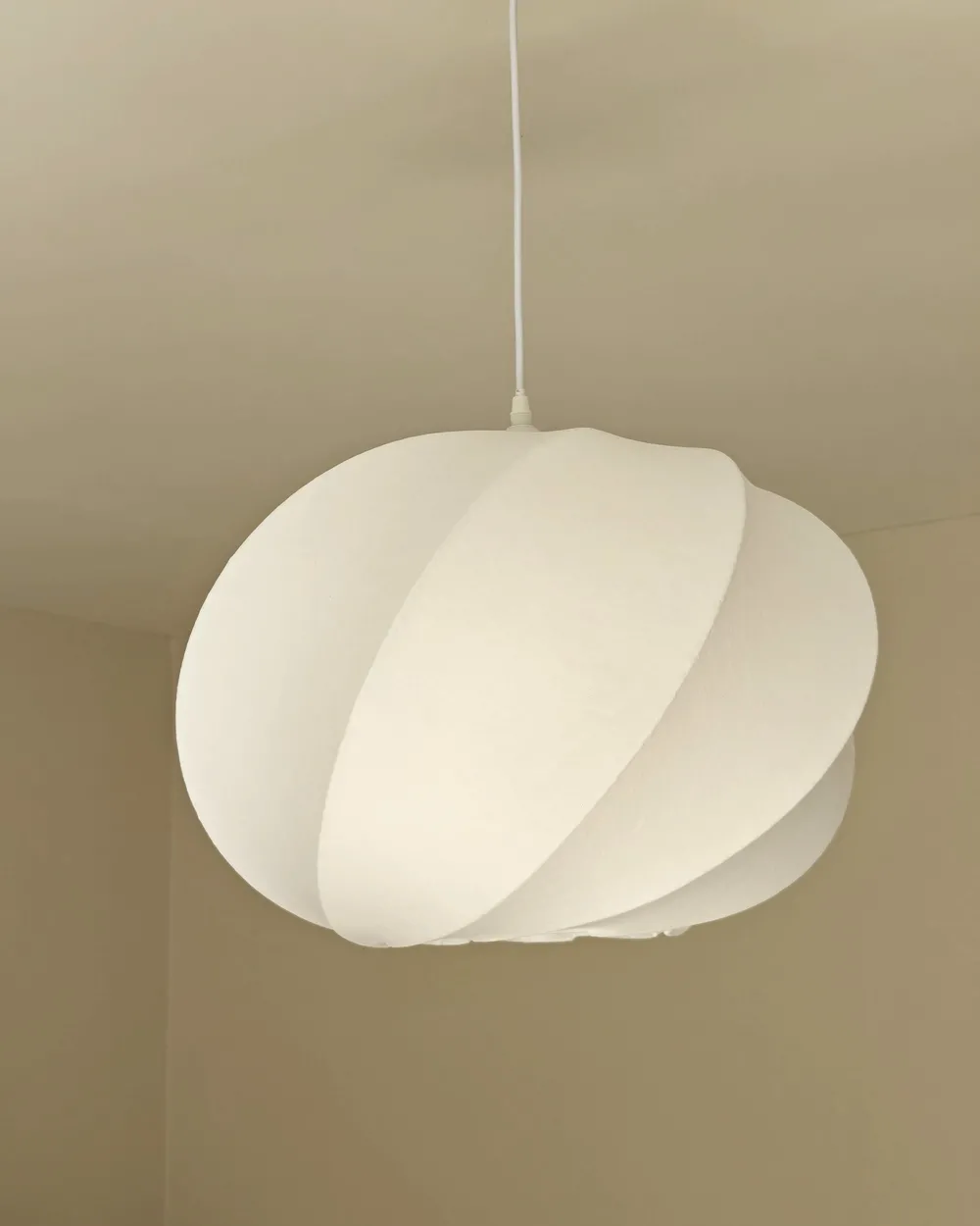 Pendant Lamp MAQUINE Faux Silk White_1022611