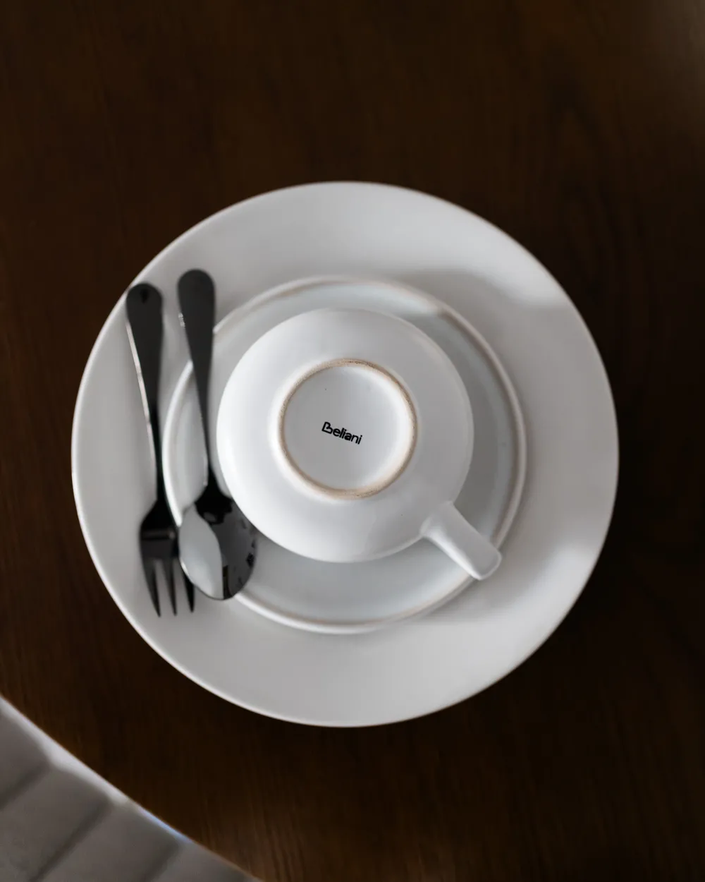 Set med 4 koppar med fat SESAME Stengods Off-White_1035870
