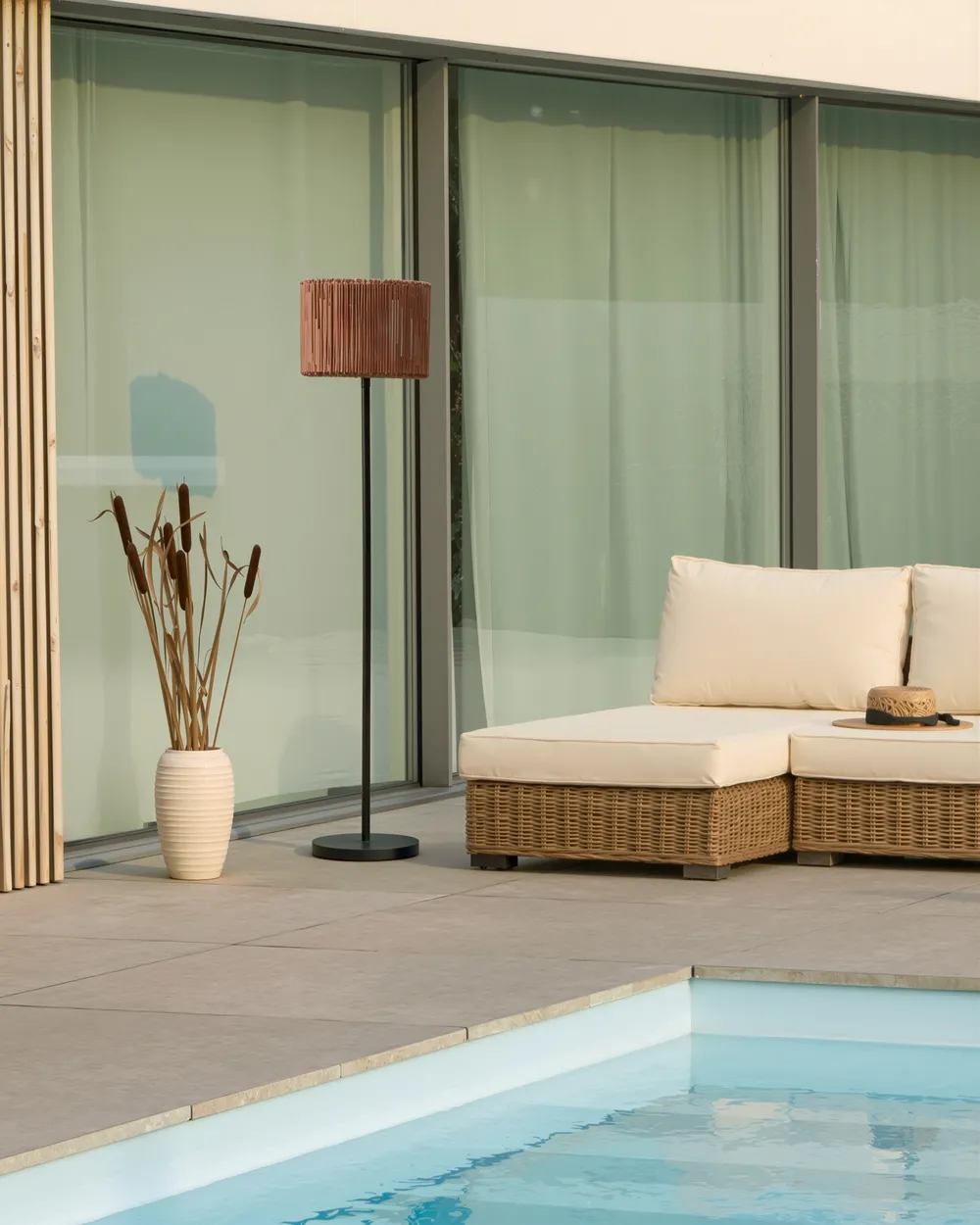 Solar Outdoor LED Floor Lamp LUENA Brown_1042926