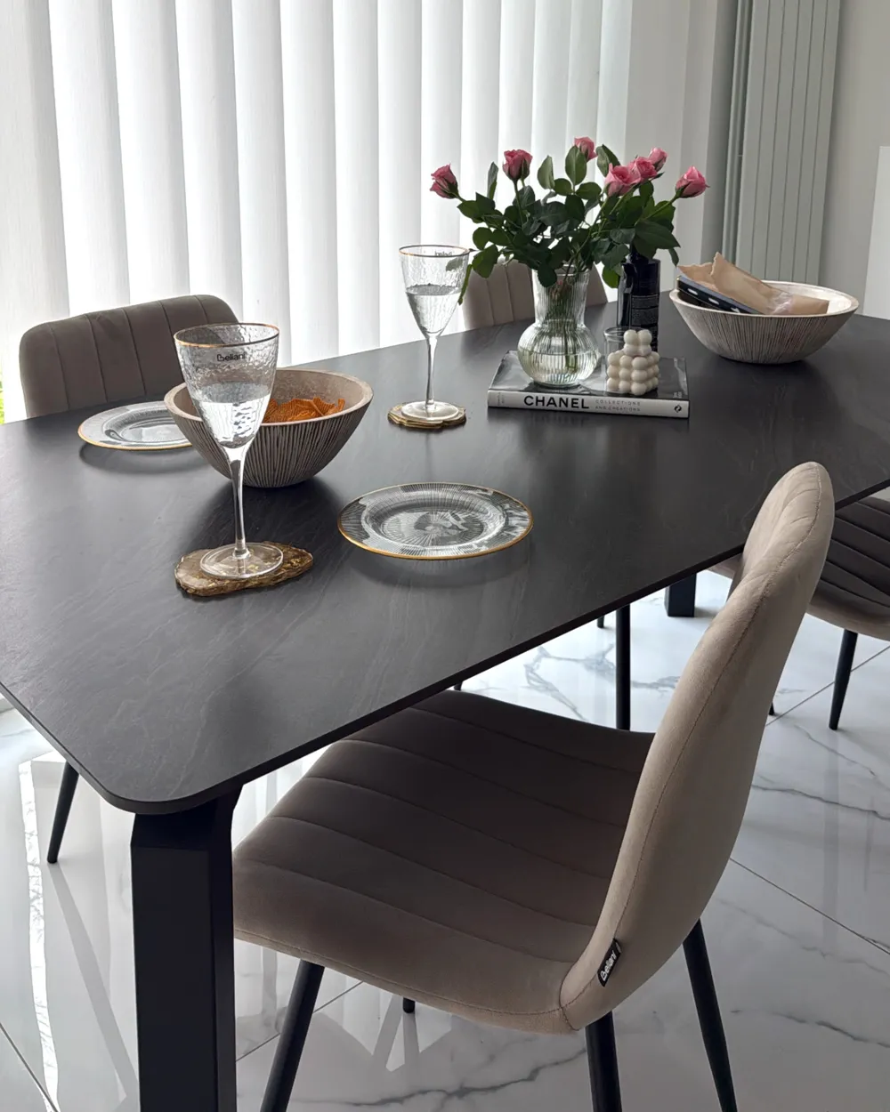 Ruokatuolisetti 4 kpl KALISPELL Sametti Beige_1064348