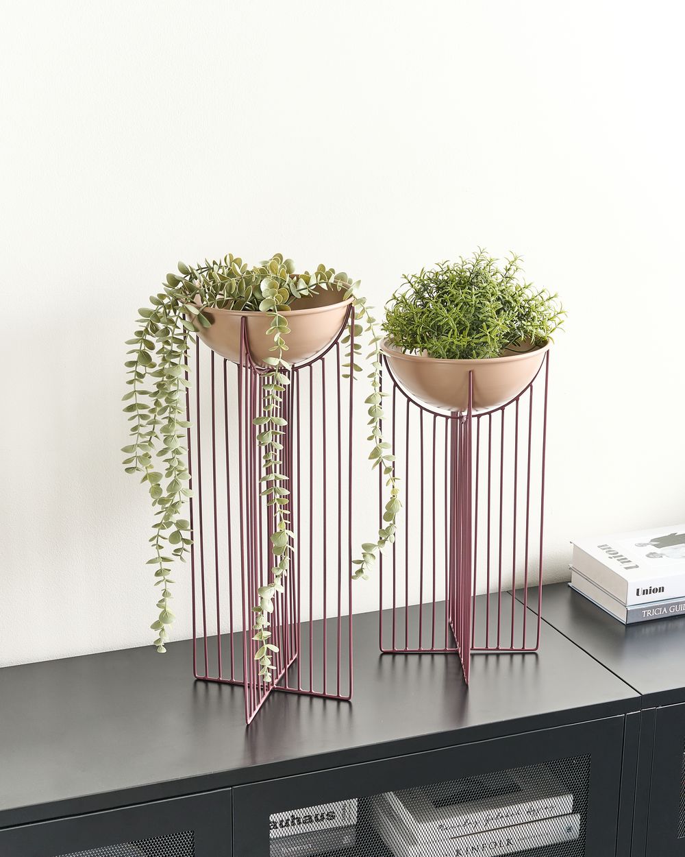 Sett med 2 opphøyde plantepotter FICARIA 22 cm Metall Rosa