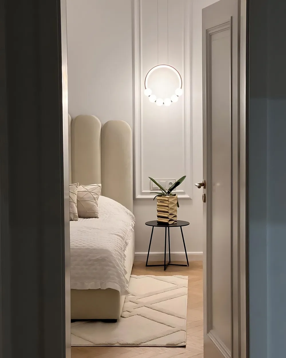 Ottoman Bed VINCENNES Velvet Off-White 160 x 200 cm (EU King Size)_937675