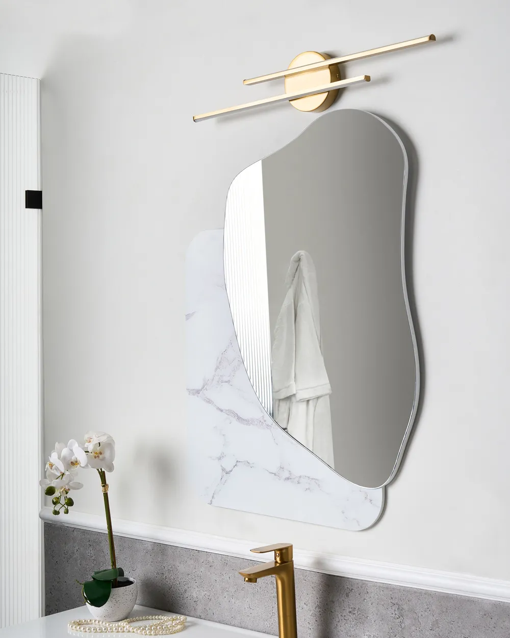 Picture and Mirror LED Light TOUQUES Metal Gold_1008898