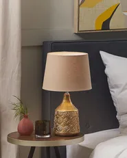 Bordslampa WARI Keramik Guldbrun_822876