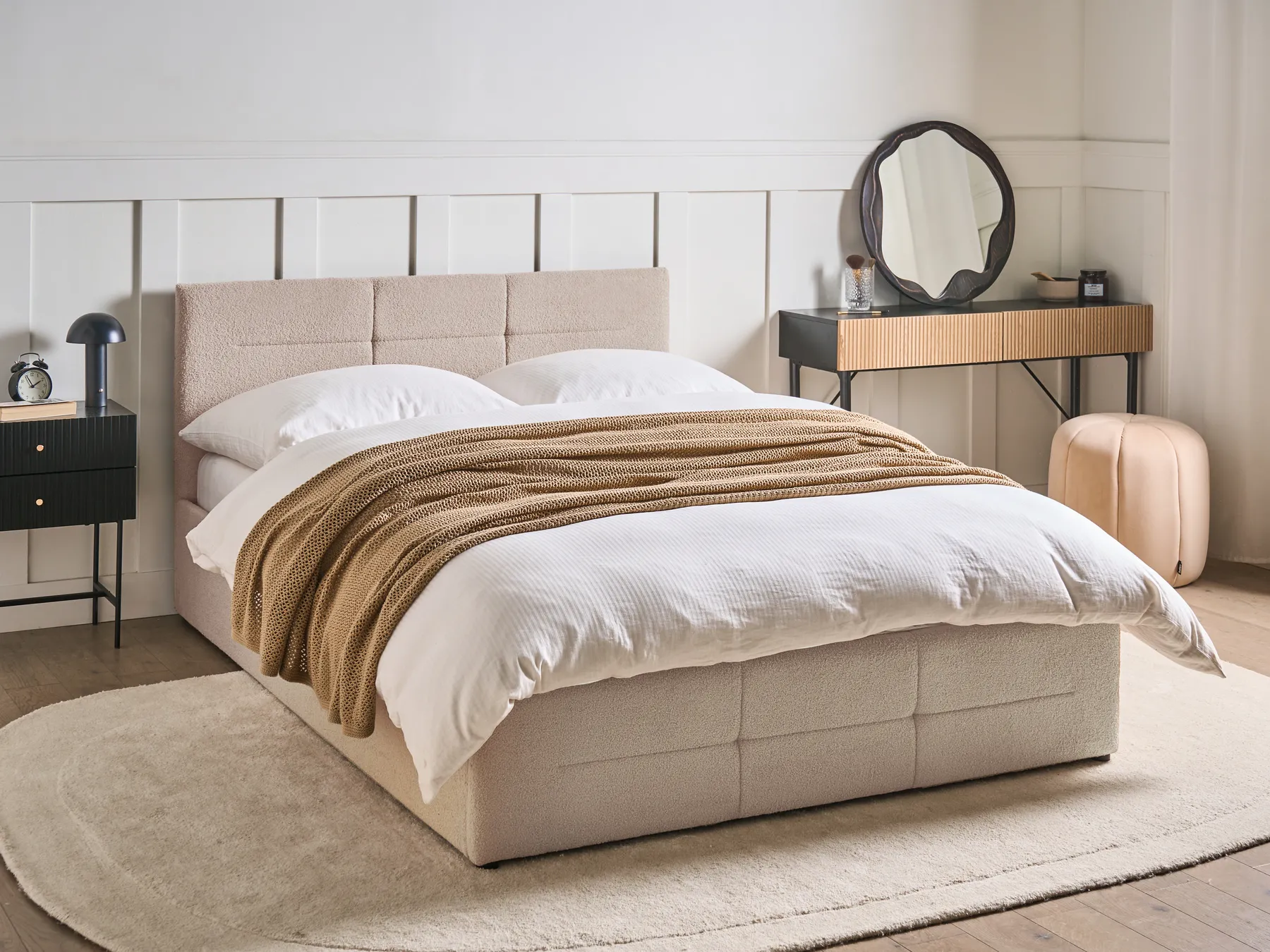 Ottoman Bed MASSOGNES Boucle Beige 140 x 200 cm_1030391