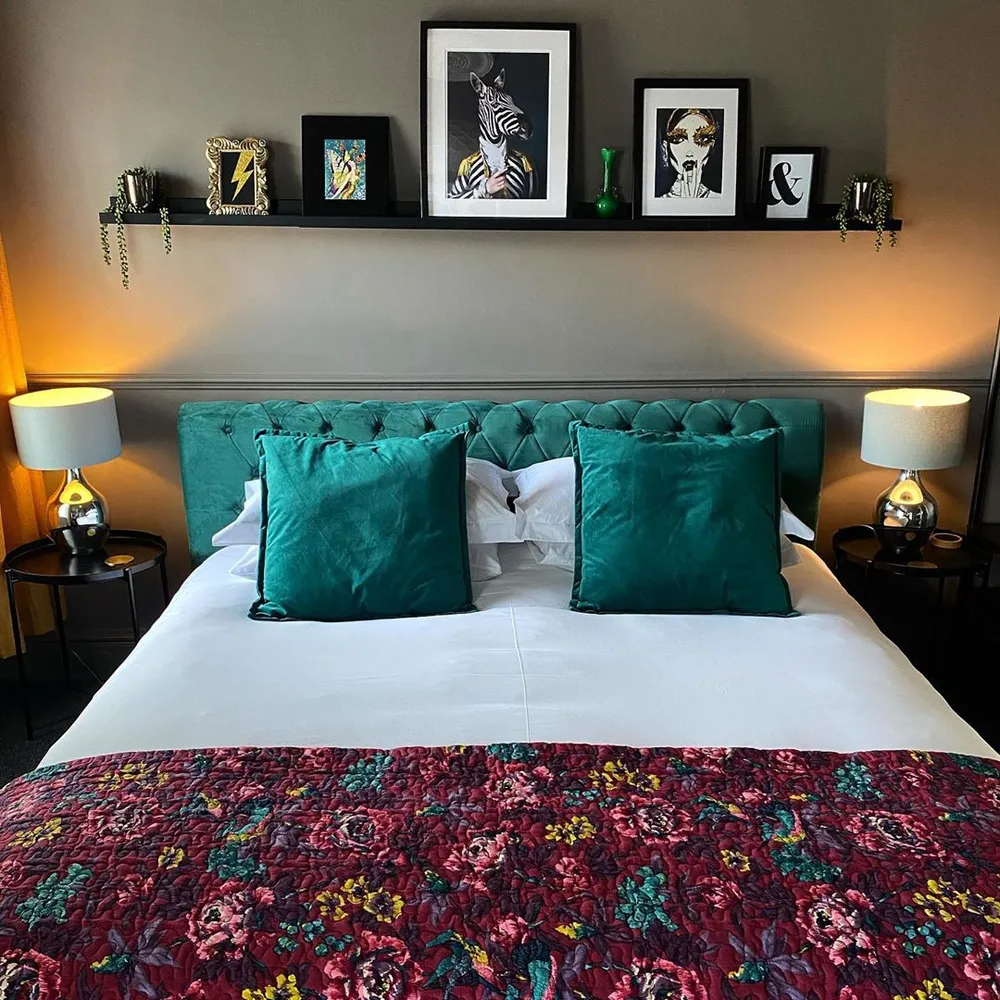 Bed Velvet AVALLON 160 x 200 cm (EU King Size) Emerald Green_784149