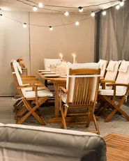 Trädgårdsmatgrupp 8-sits MAUI II med kuddar Akaciaträ Off-White_987876