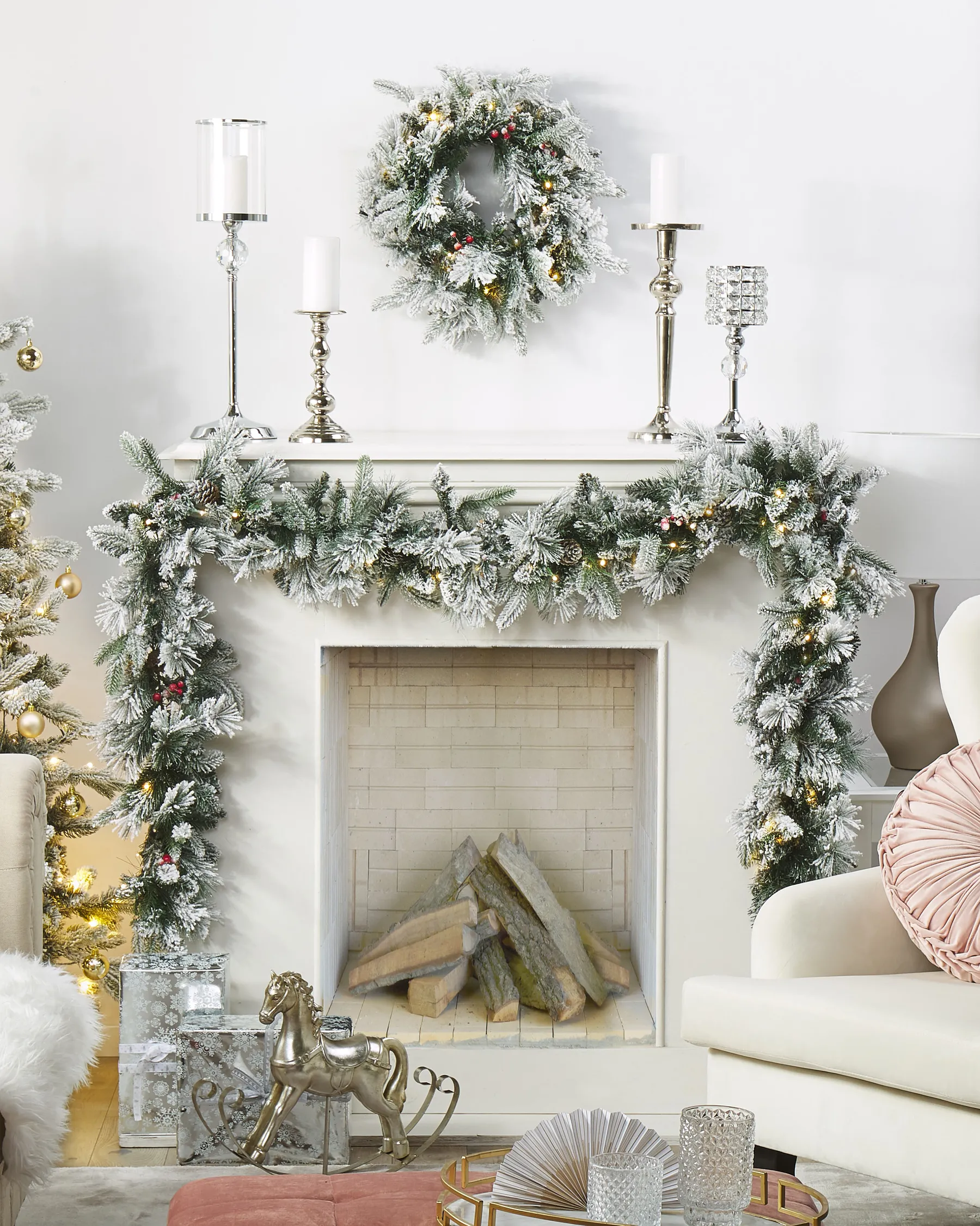 Snötäckt julkrans LED WHITEHORN 55 cm Vit_813262