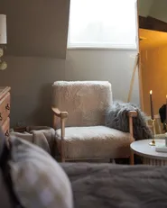 Fåtölj LEKNES Fuskpäls Ljusbeige_1051238