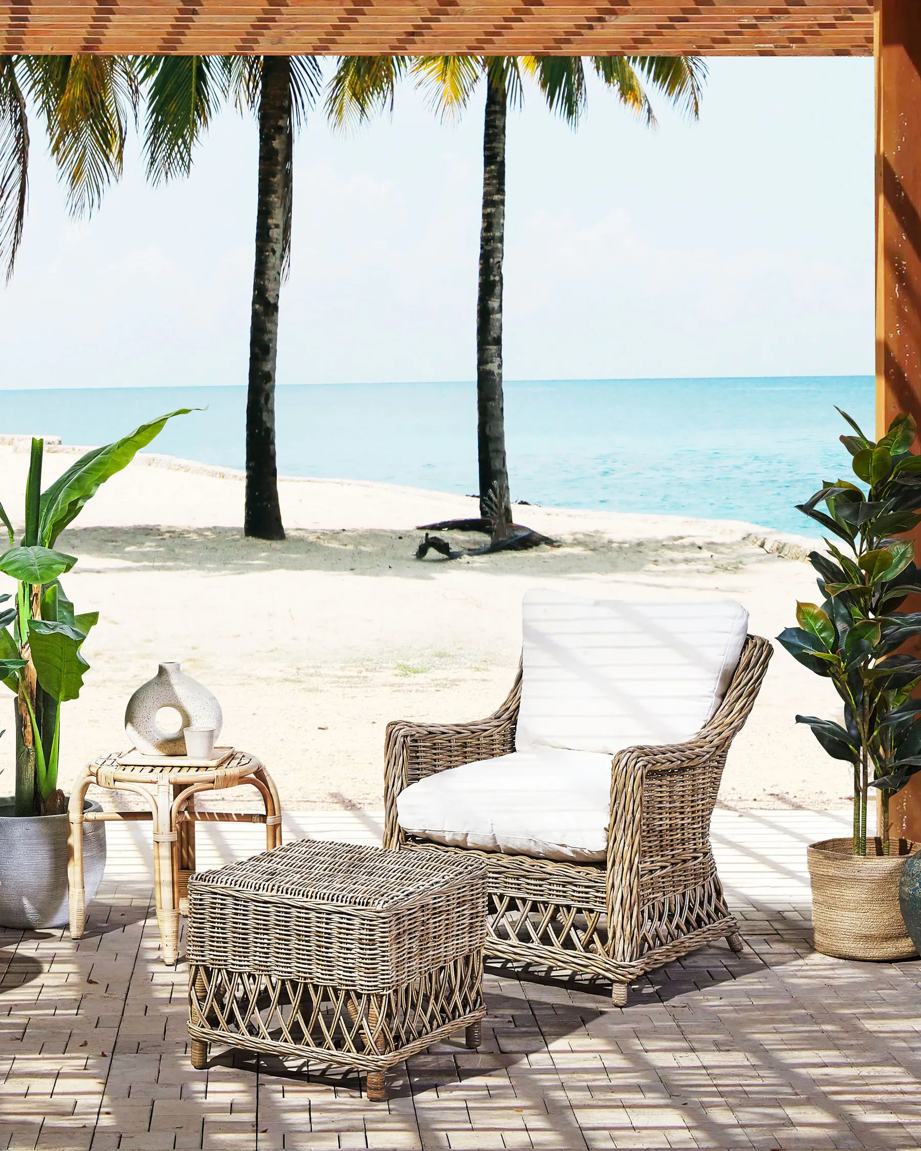 Garden Armchair with Cushions RIBOLLA with Footstool Rattan Natural_824008