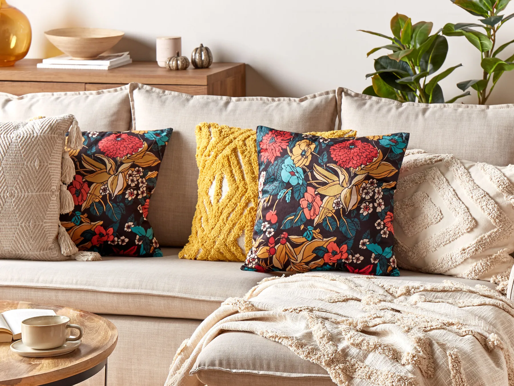 Set of 2 Decorative Cushions PROTEA 45 x 45 cm Velvet Multicolour Floral Pattern_834915