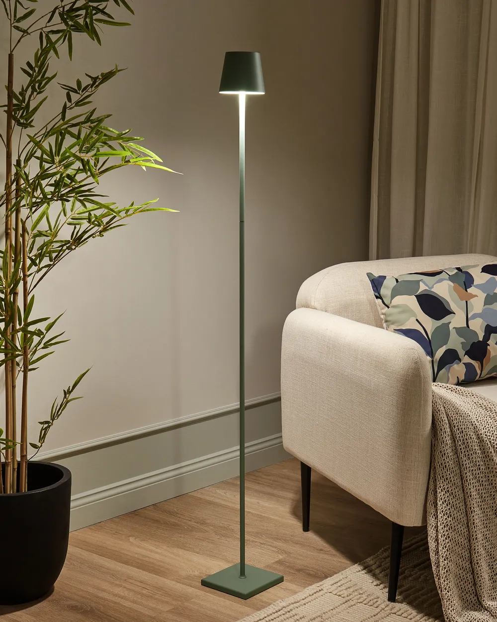 Wireless LED Floor Lamp GAVARRESA with Dimmer Metal Green_940565