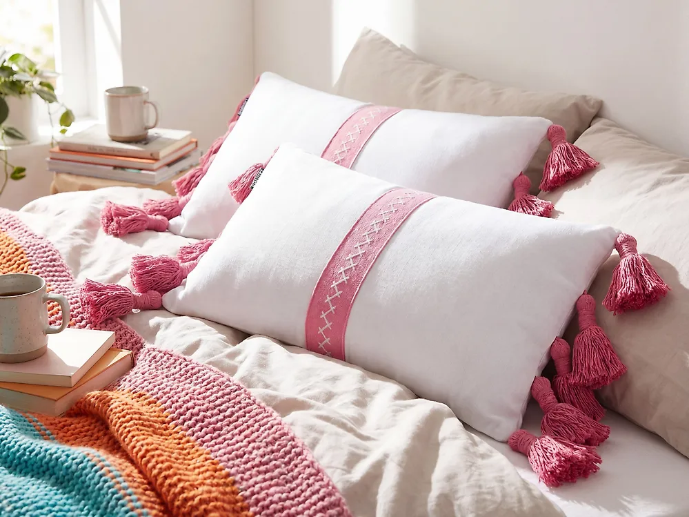 Set med 2 prydnadskuddar LOVELY 30 x 50 cm Bomull Vit Rosa_1184876