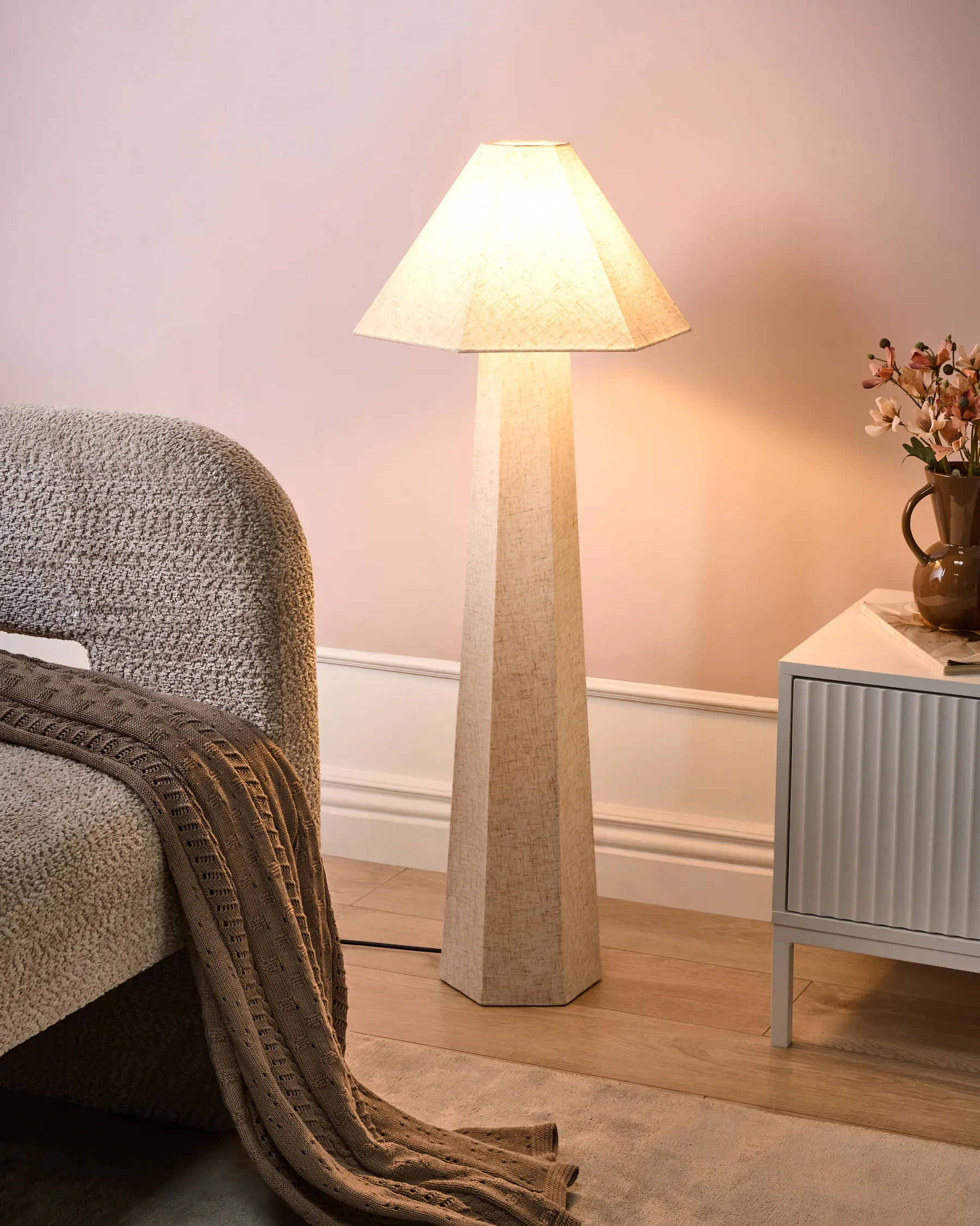 Golvlampa DEMBI Konstlinne Ljusbeige_1017141