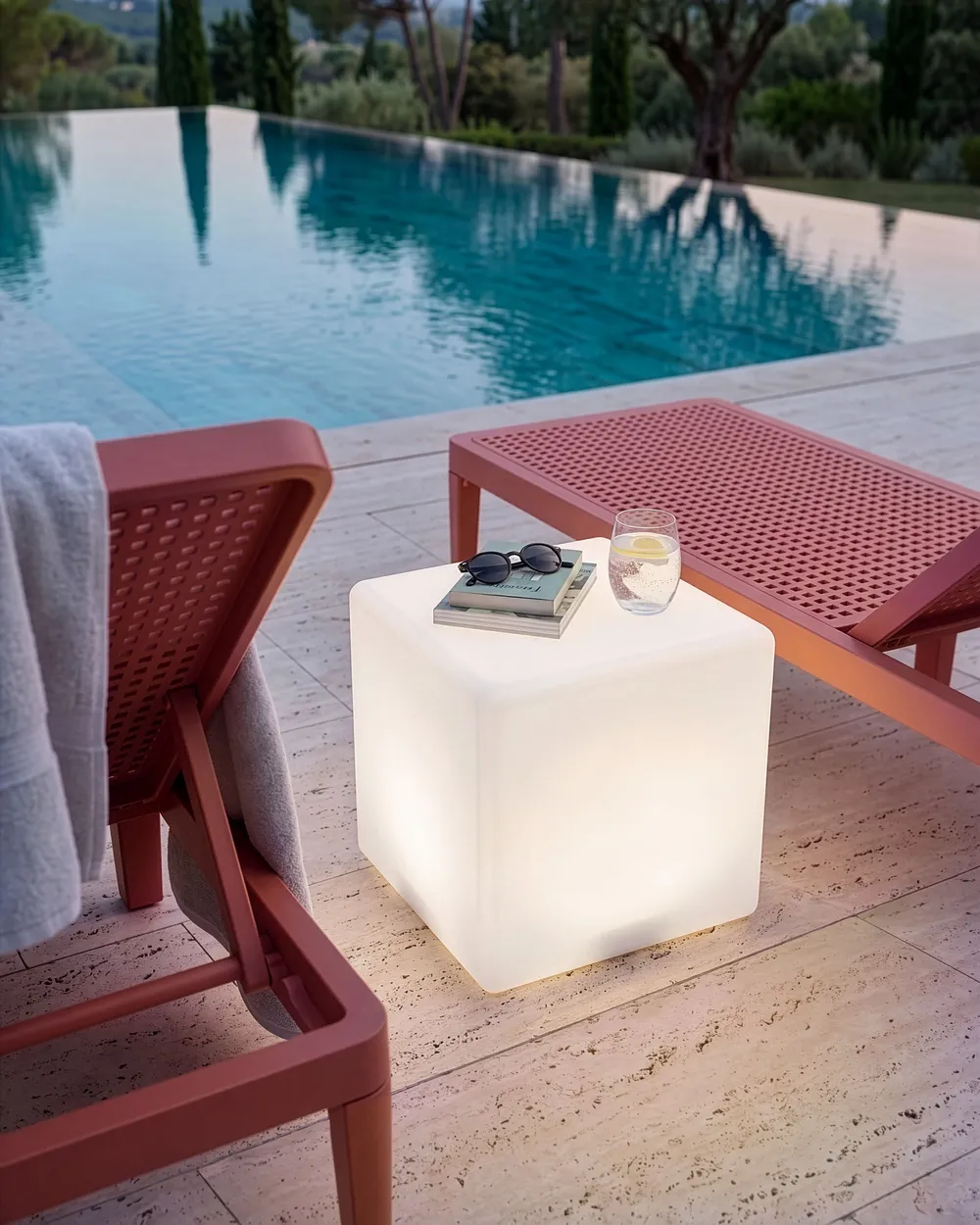 Outdoor LED Floor Lamp LAGARTO with Remote White
