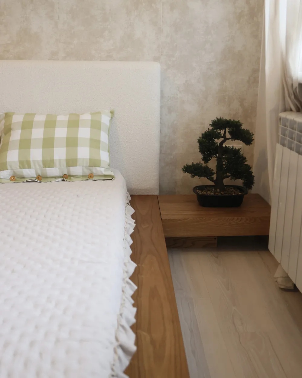 Sänky LED-valolla Buklee ZEN 180 x 200 cm LED-valo Luonnollinen saarniviilu_945746