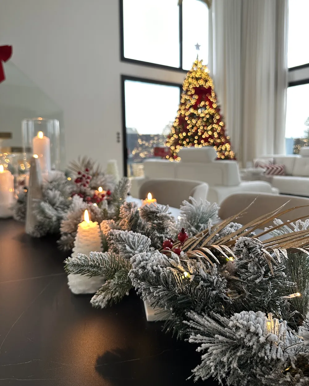 Snötäckt julgirlang LED WHITEHORN 270 cm Vit_901514