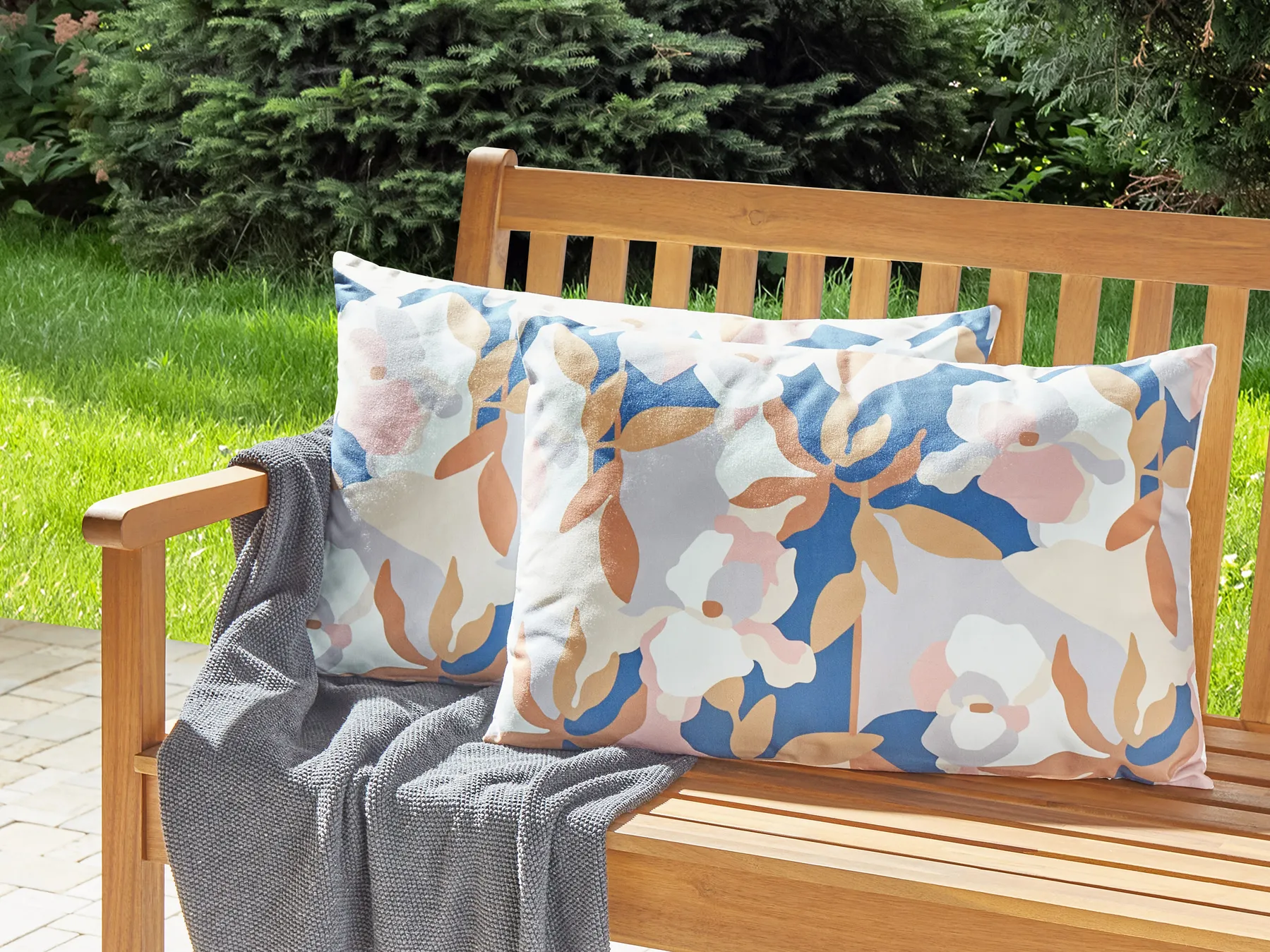 Set of 2 Outdoor Cushions VEREZZI Floral Pattern 40 x 60 cm Multicolour_882600