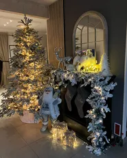 Snöklädd konstgjord julgran BASSIE 210 cm Vit_845761